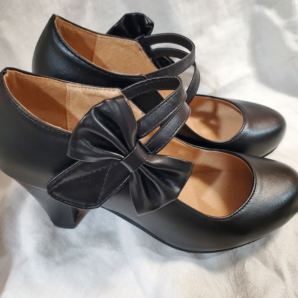 NEW Coquette Ankle Strap and Bow Black Pumps Heels Sz  37